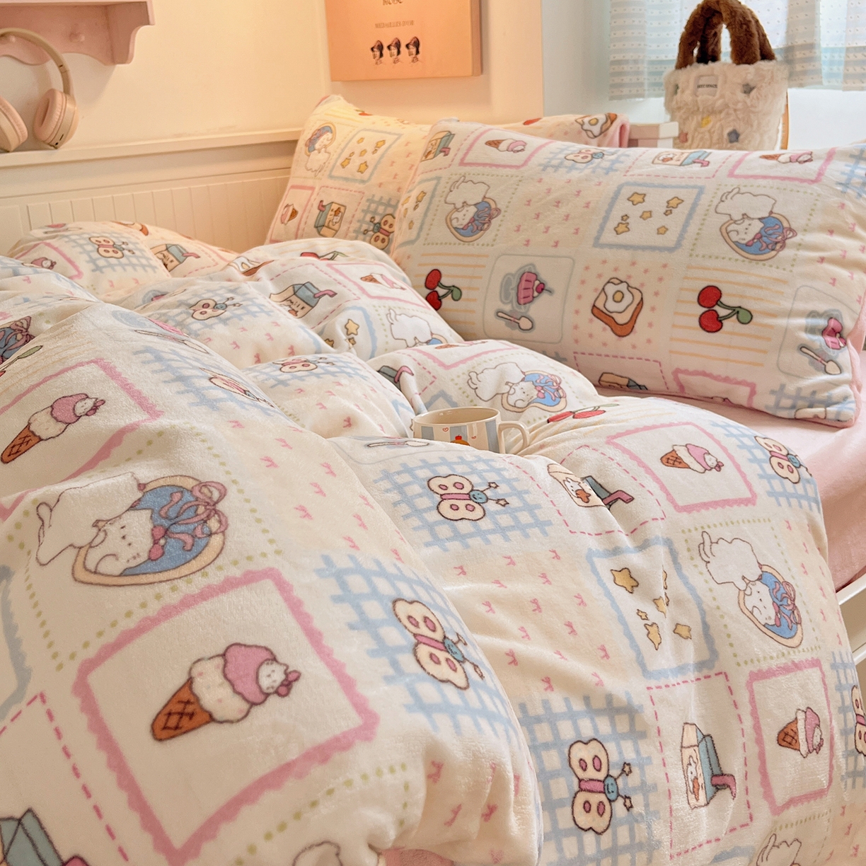 91家纺网 家纺一手货源 找家纺 桃子家居 2025新款A类ins小清新少女奶油卡通可爱加厚牛奶绒四件套 绒-糖果屋