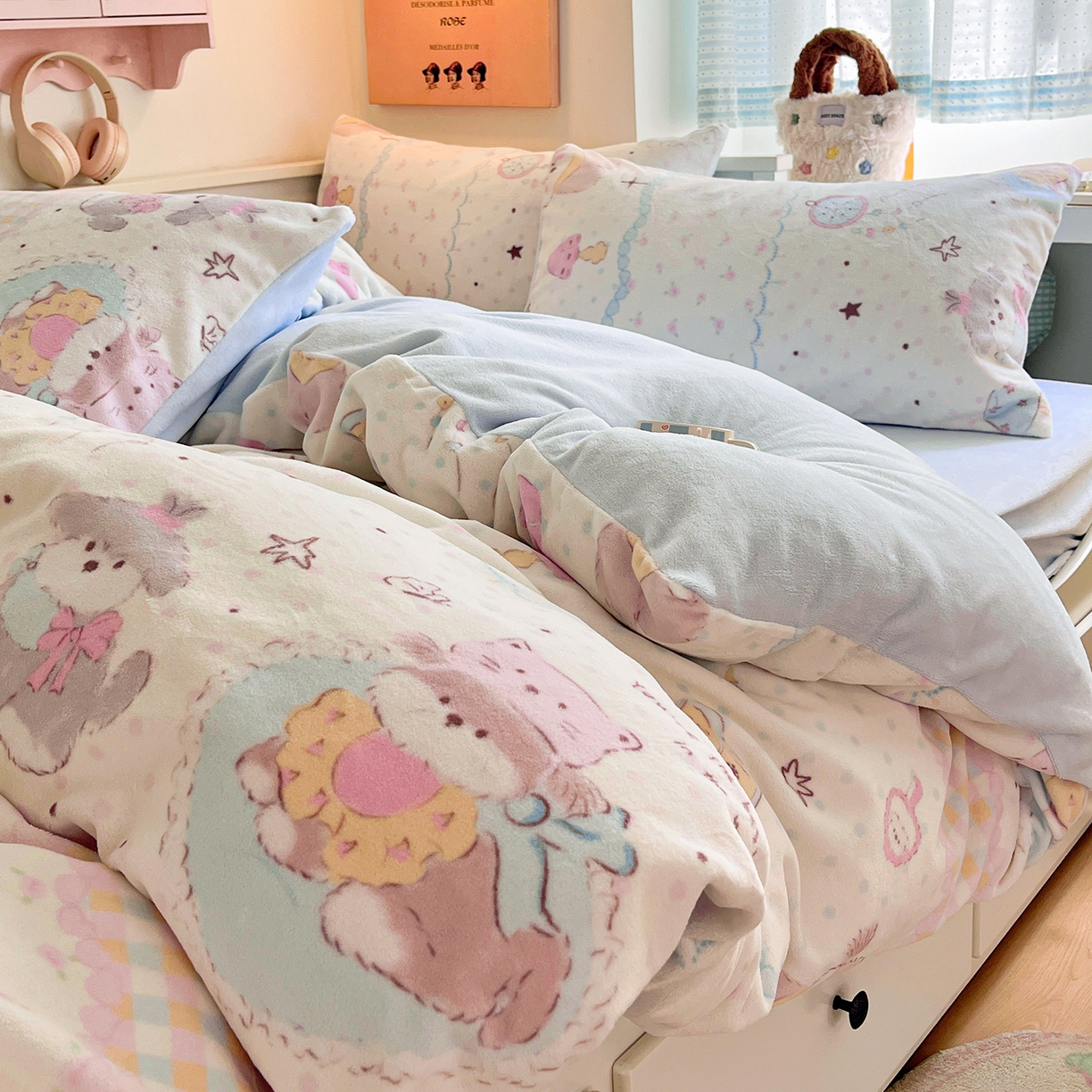 91家纺网 家纺一手货源 找家纺 桃子家居 2025新款A类ins小清新少女奶油卡通可爱加厚牛奶绒四件套 绒-甜甜奶油狗