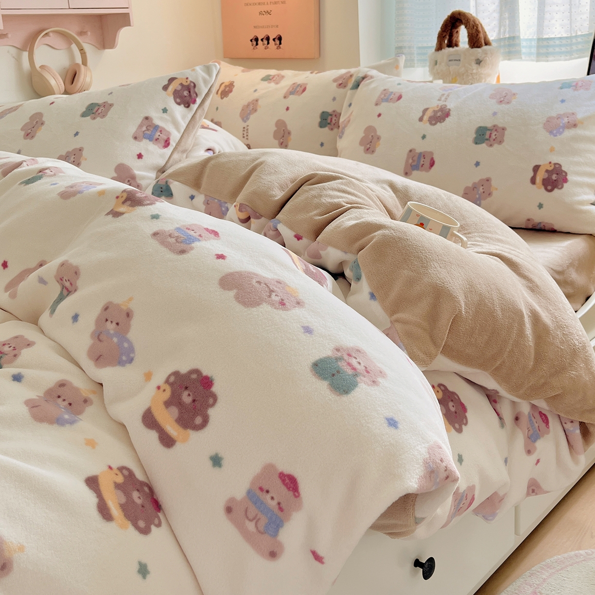 91家纺网 家纺一手货源 找家纺 桃子家居 2025新款A类ins小清新少女奶油卡通可爱加厚牛奶绒四件套 绒-小伙伴