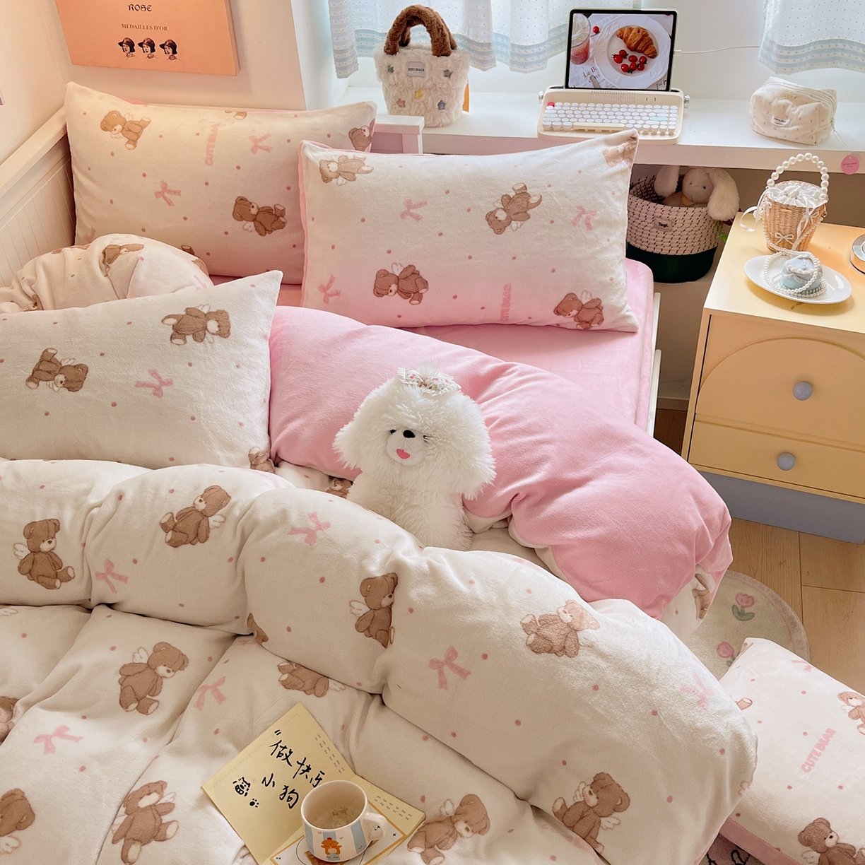 91家纺网 家纺一手货源 找家纺 桃子家居 2025新款A类ins小清新少女奶油卡通可爱加厚牛奶绒四件套 绒-幸运熊