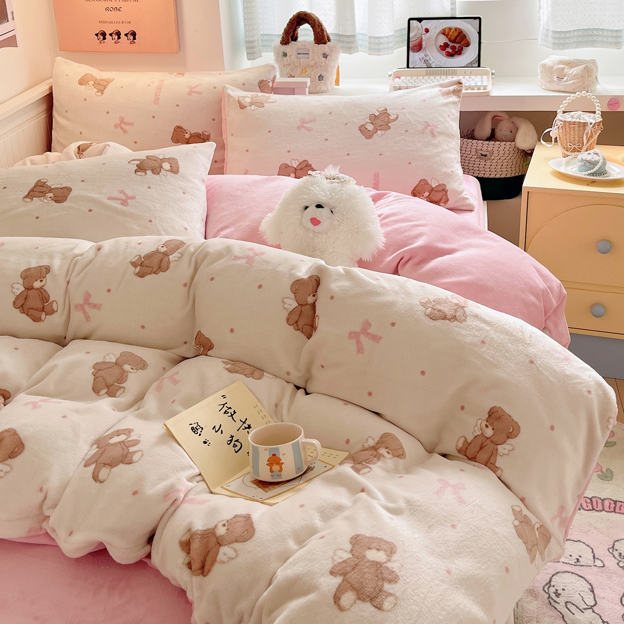 91家纺网 家纺一手货源 找家纺 桃子家居 2025新款A类ins小清新少女奶油卡通可爱加厚牛奶绒四件套 绒-幸运熊