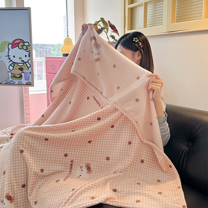 91家纺网 家纺一手货源 找家纺 贝扬思家纺 2025新款四季款双面印花牛奶绒毛毯空调毯 咖星小猫