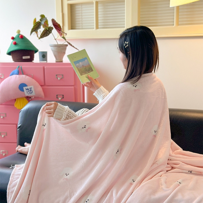 91家纺网 家纺一手货源 找家纺 贝扬思家纺 2025新款四季款双面印花牛奶绒毛毯空调毯 可爱狗头-粉