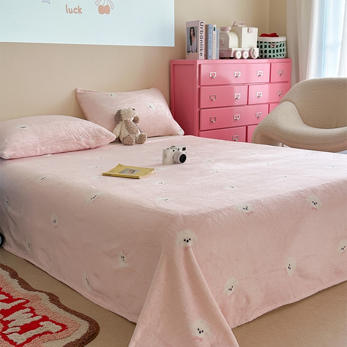 91家纺网 家纺一手货源 找家纺 贝扬思家纺 2025新款四季款双面印花牛奶绒毛毯空调毯 可爱狗头-粉