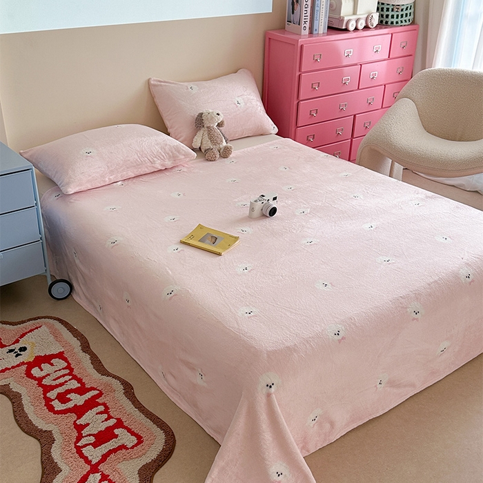 91家纺网 家纺一手货源 找家纺 贝扬思家纺 2025新款四季款双面印花牛奶绒毛毯空调毯 可爱狗头-粉