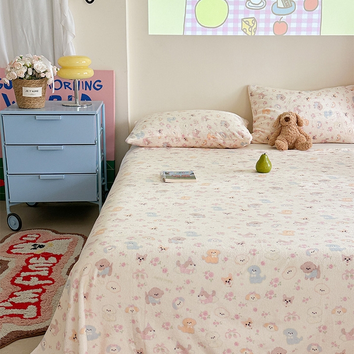 91家纺网 家纺一手货源 找家纺 贝扬思家纺 2025新款四季款双面印花牛奶绒毛毯空调毯 小狗团子