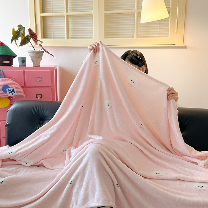 91家纺网 家纺一手货源 找家纺 贝扬思家纺 2025新款四季款双面印花牛奶绒毛毯空调毯 可爱狗头-粉