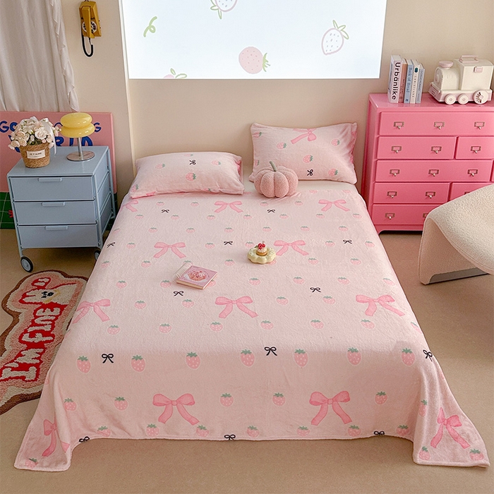 91家纺网 家纺一手货源 找家纺 贝扬思家纺 2025新款四季款双面印花牛奶绒毛毯空调毯 草莓园