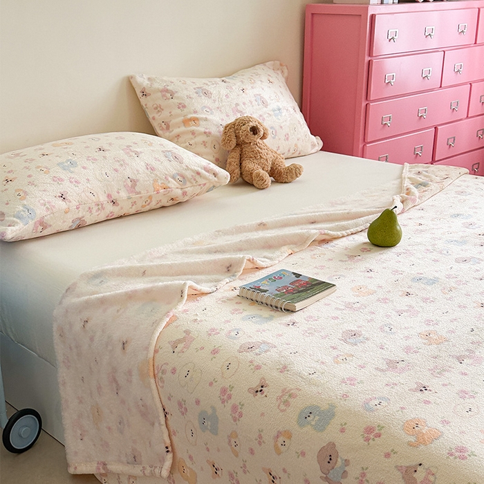 91家纺网 家纺一手货源 找家纺 贝扬思家纺 2025新款四季款双面印花牛奶绒毛毯空调毯 小狗团子