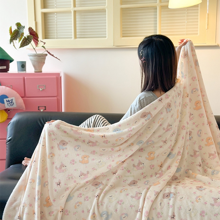 91家纺网 家纺一手货源 找家纺 贝扬思家纺 2025新款四季款双面印花牛奶绒毛毯空调毯 小狗团子