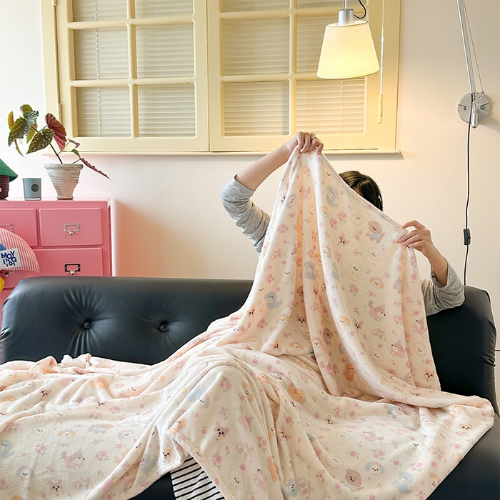 91家纺网 家纺一手货源 找家纺 贝扬思家纺 2025新款四季款双面印花牛奶绒毛毯空调毯 小狗团子