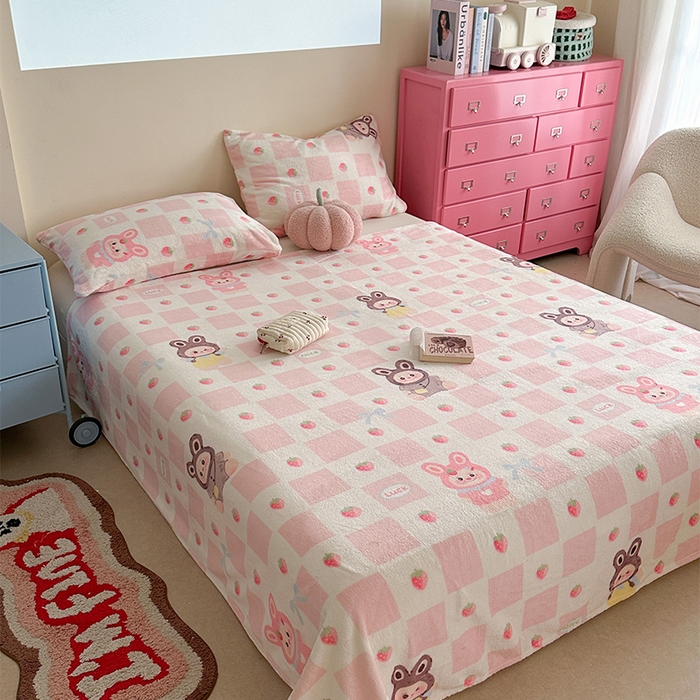 91家纺网 家纺一手货源 找家纺 贝扬思家纺 2025新款四季款双面印花牛奶绒毛毯空调毯 奶糖拉布布