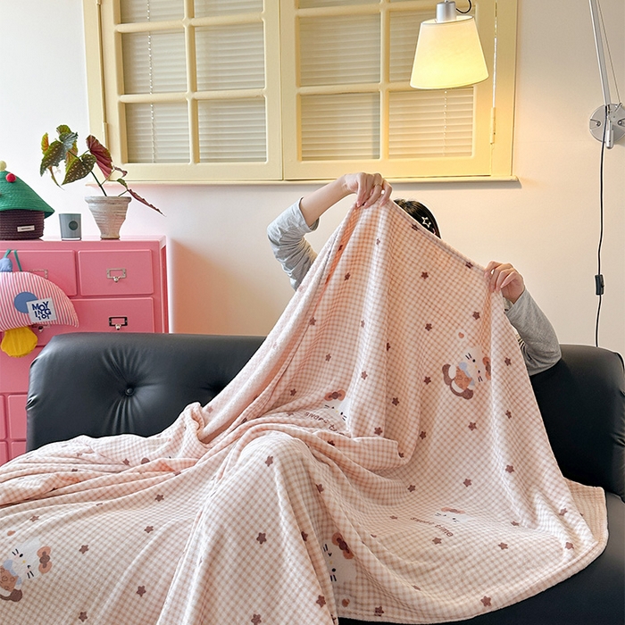 91家纺网 家纺一手货源 找家纺 贝扬思家纺 2025新款四季款双面印花牛奶绒毛毯空调毯 咖星小猫