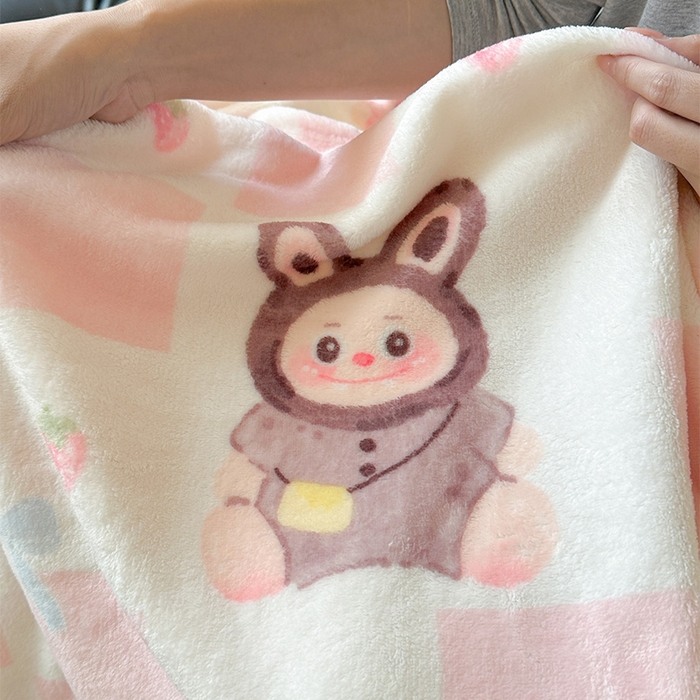 91家纺网 家纺一手货源 找家纺 贝扬思家纺 2025新款四季款双面印花牛奶绒毛毯空调毯 奶糖拉布布