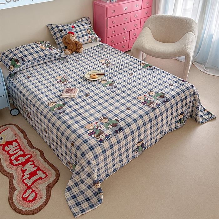 91家纺网 家纺一手货源 找家纺 贝扬思家纺 2025新款四季款双面印花牛奶绒毛毯空调毯 穿鞋的熊