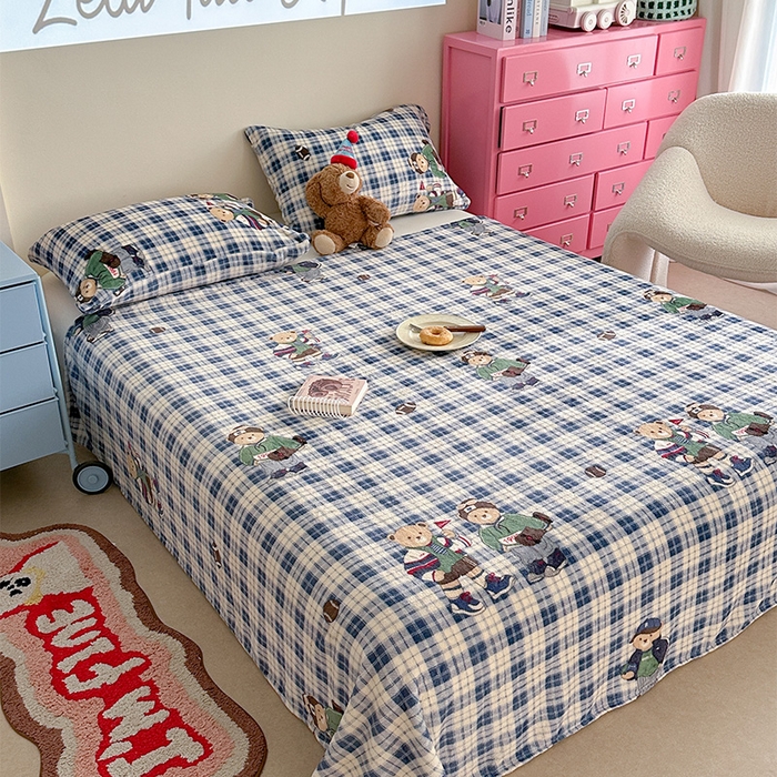 91家纺网 家纺一手货源 找家纺 贝扬思家纺 2025新款四季款双面印花牛奶绒毛毯空调毯 穿鞋的熊