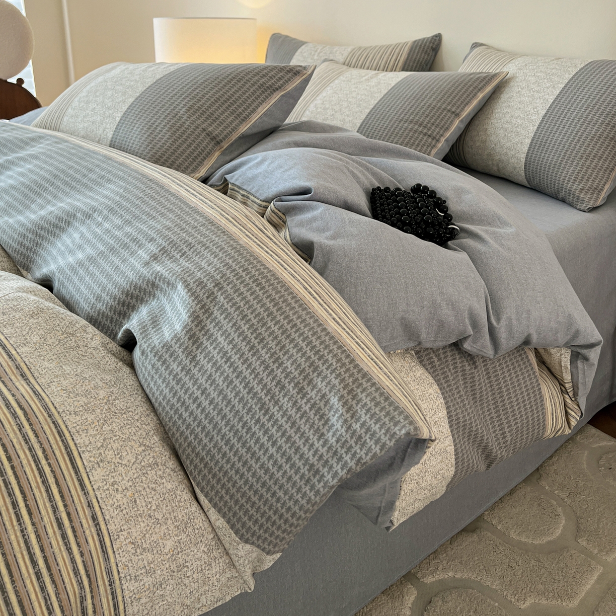 91家纺网 家纺一手货源 找家纺 盛馨家纺 2025新款秋冬复古北欧风百分百棉全棉纯棉磨毛加厚纯棉磨毛四件套 布鲁斯-灰