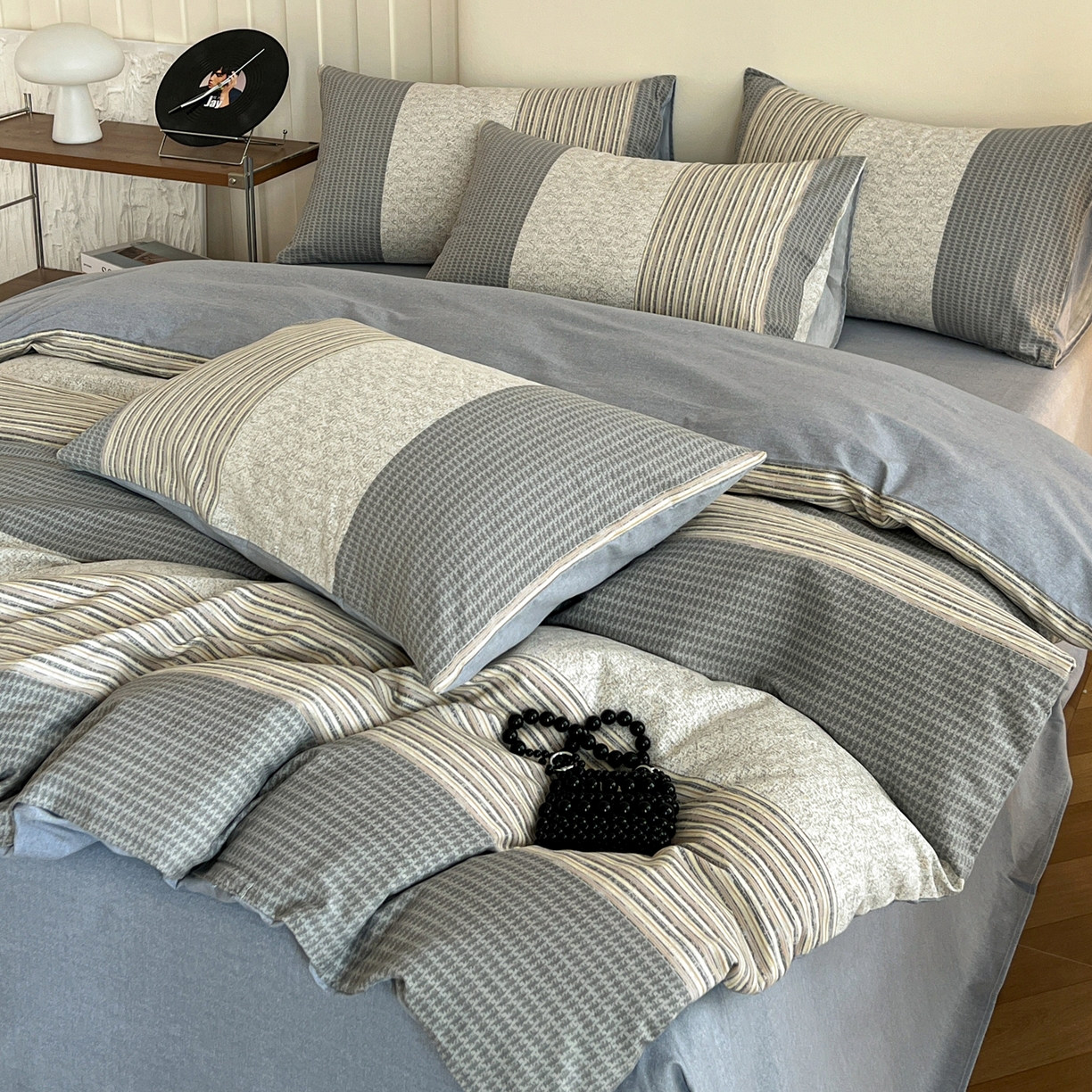 91家纺网 家纺一手货源 找家纺 盛馨家纺 2025新款秋冬复古北欧风百分百棉全棉纯棉磨毛加厚纯棉磨毛四件套 布鲁斯-灰