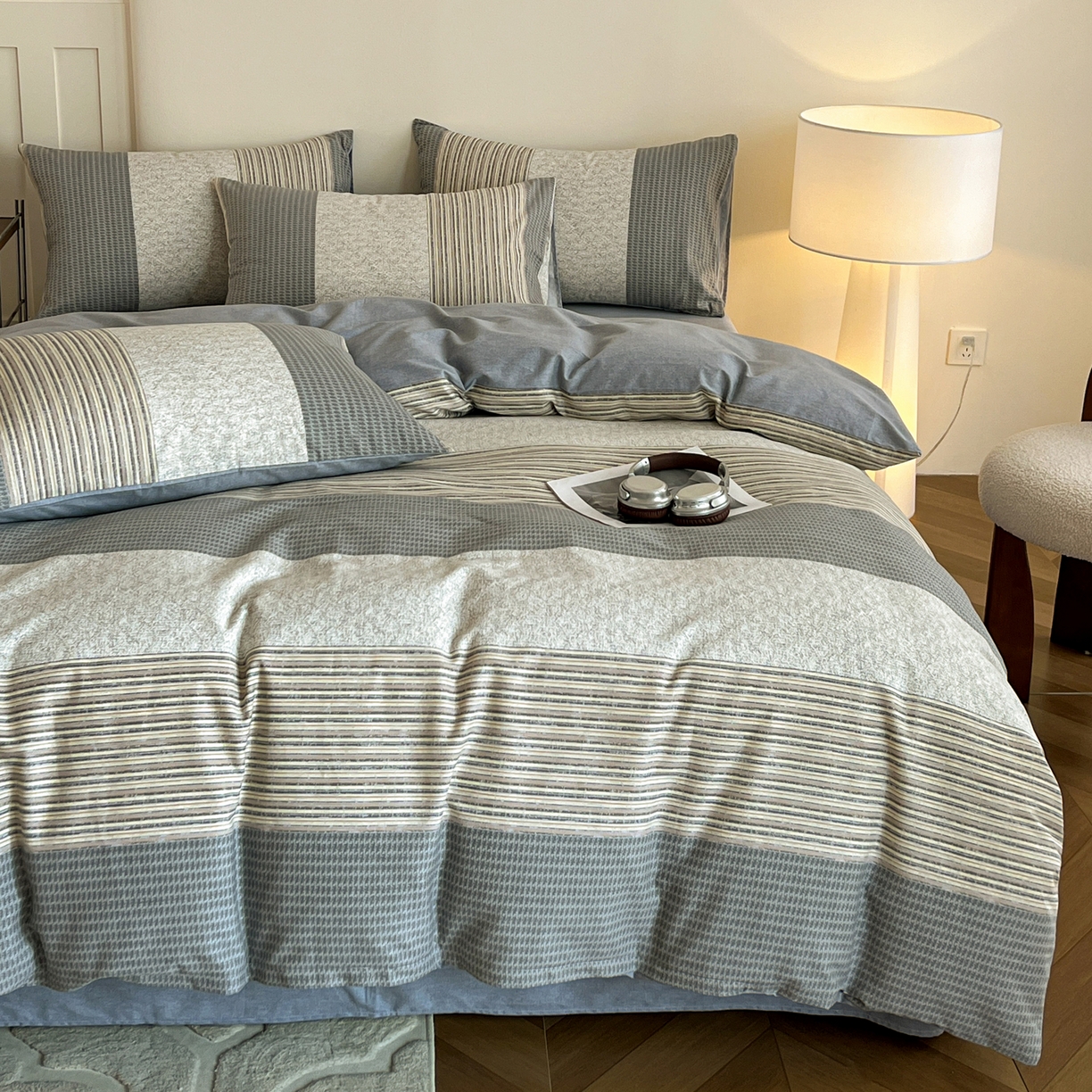 91家纺网 家纺一手货源 找家纺 盛馨家纺 2025新款秋冬复古北欧风百分百棉全棉纯棉磨毛加厚纯棉磨毛四件套 布鲁斯-灰