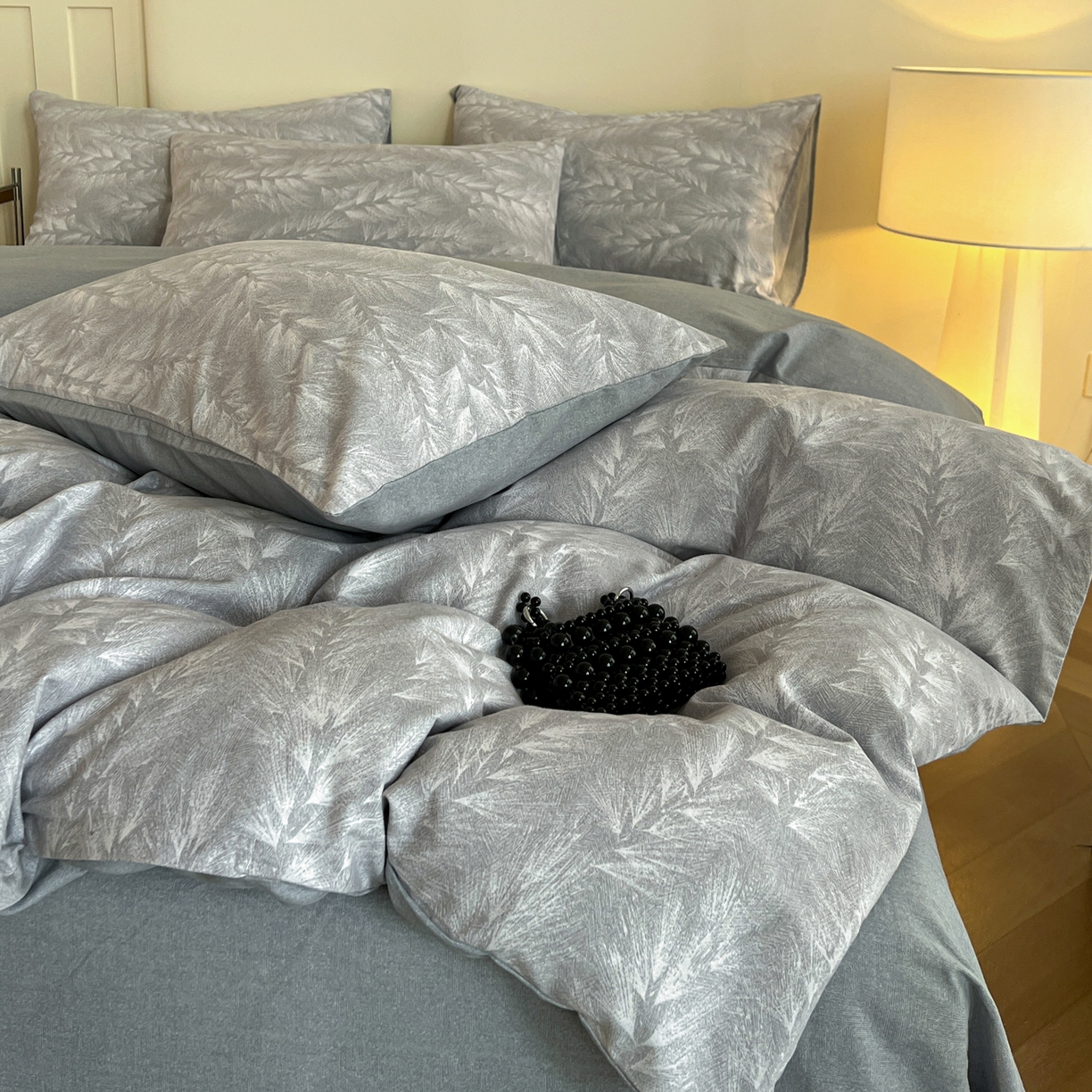 91家纺网 家纺一手货源 找家纺 盛馨家纺 2025新款秋冬复古北欧风百分百棉全棉纯棉磨毛加厚纯棉磨毛四件套 丰收季节-灰