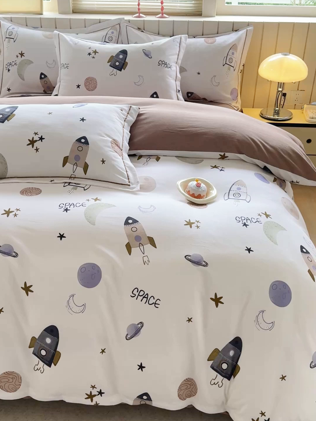 91家纺网 家纺一手货源 找家纺 金盛纺 2025新款全棉纯棉加厚磨毛印花四件套 太空漫步