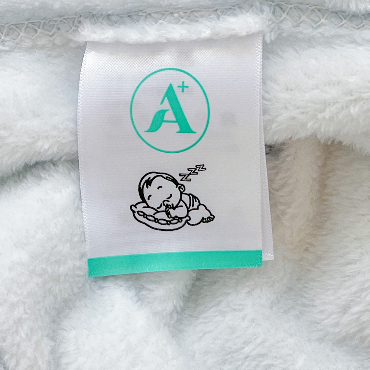 91家纺网 家纺一手货源 找家纺 初念 2025新款四季款双面牛奶绒多功能毛毯 可爱狗头-蓝