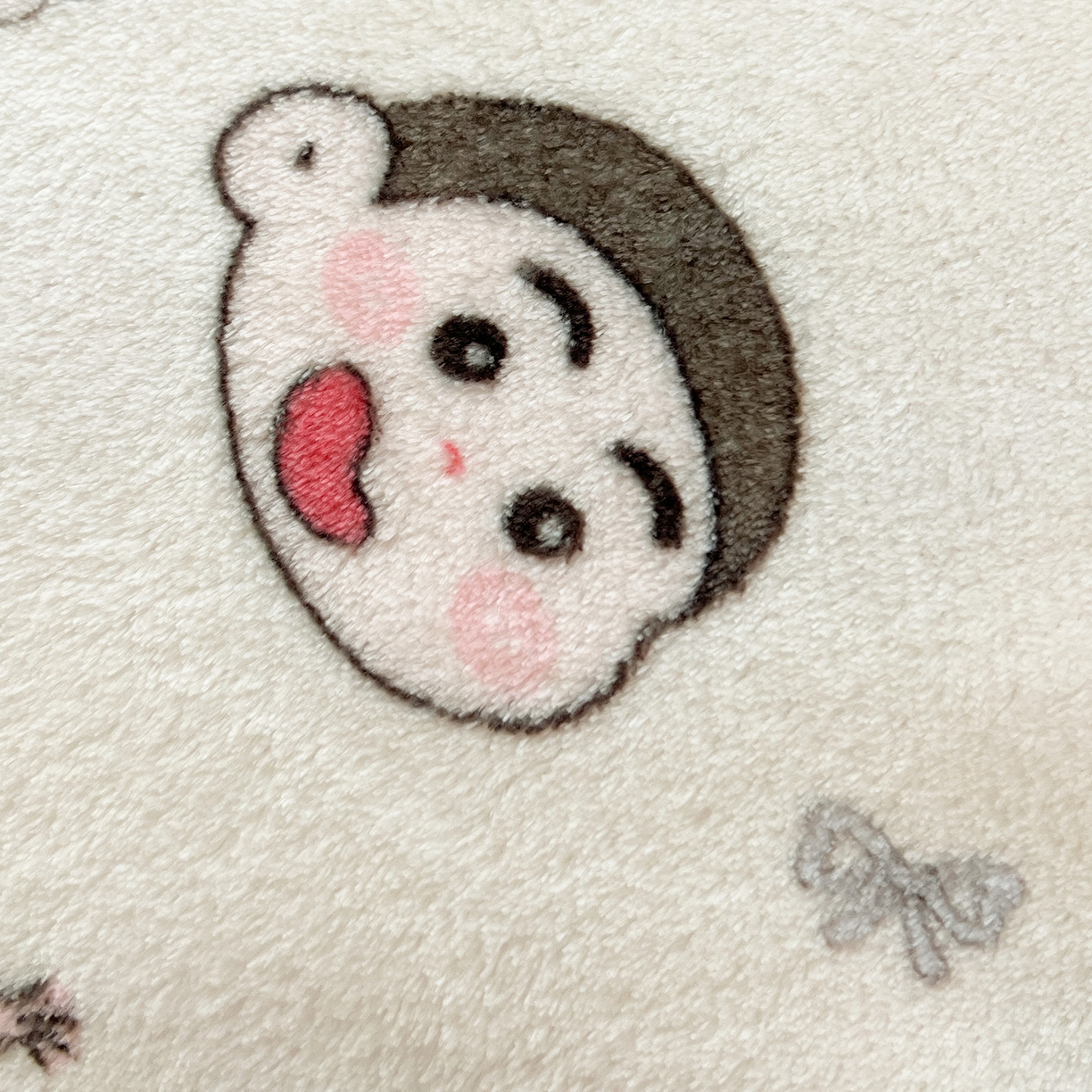 91家纺网 家纺一手货源 找家纺 初念 2025新款四季款双面牛奶绒多功能毛毯 糖果蜡笔