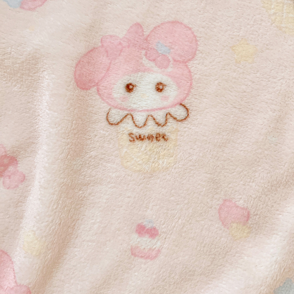 91家纺网 家纺一手货源 找家纺 初念 2025新款四季款双面牛奶绒多功能毛毯 甜茶小美