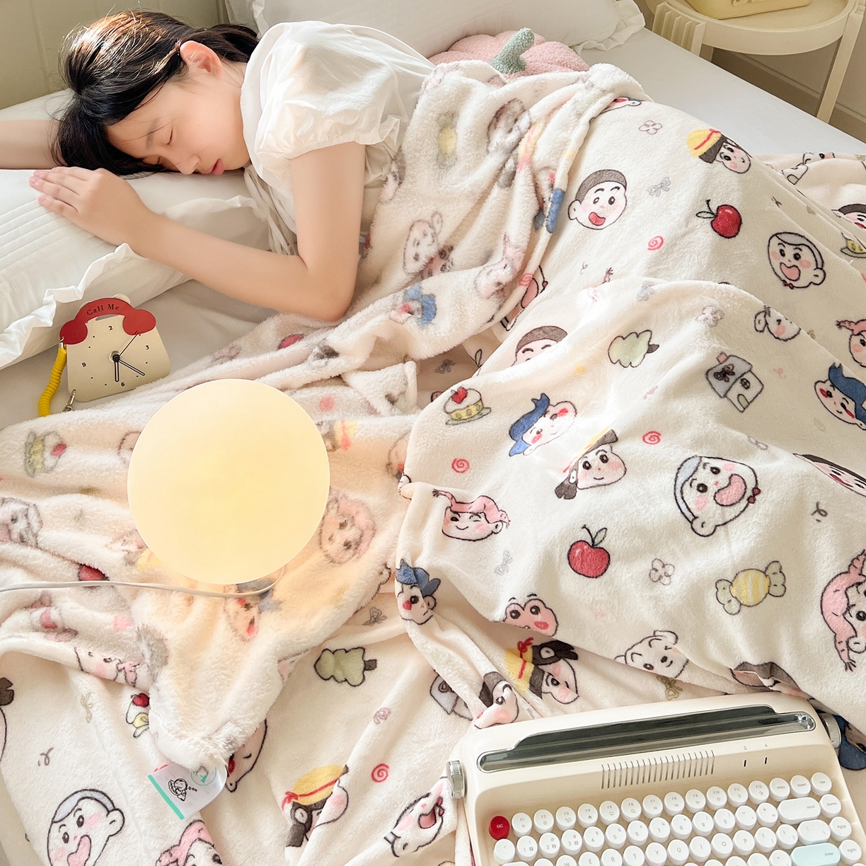 91家纺网 家纺一手货源 找家纺 初念 2025新款四季款双面牛奶绒多功能毛毯 糖果蜡笔