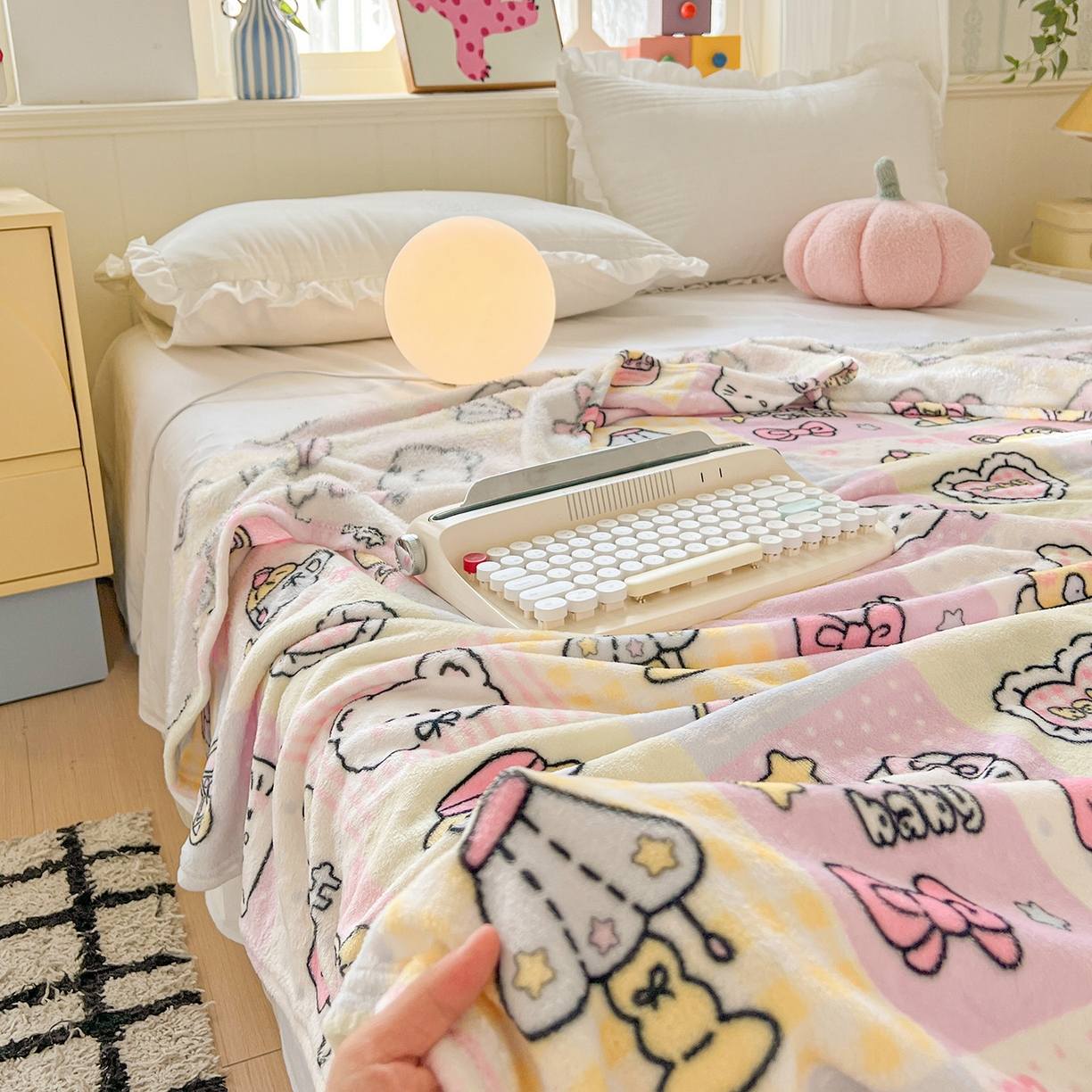 91家纺网 家纺一手货源 找家纺 初念 2025新款四季款双面牛奶绒多功能毛毯 少女战士