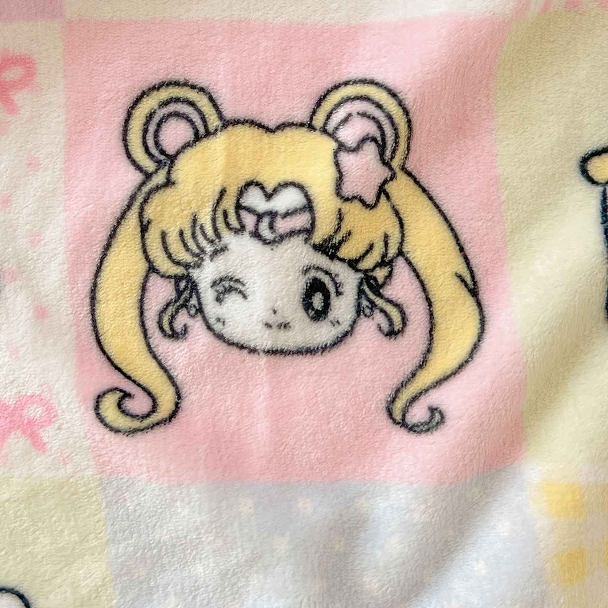 91家纺网 家纺一手货源 找家纺 初念 2025新款四季款双面牛奶绒多功能毛毯 少女战士