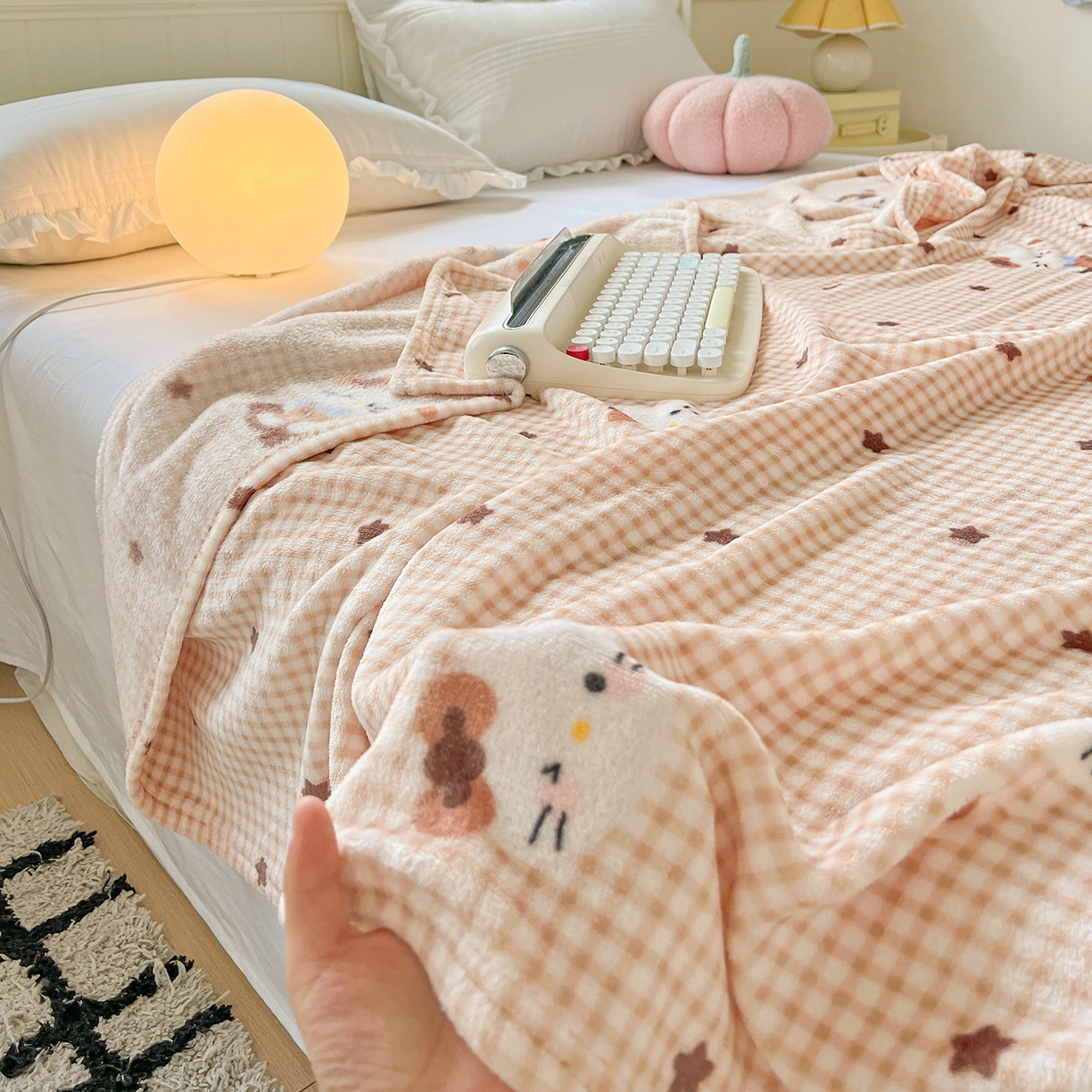 91家纺网 家纺一手货源 找家纺 初念 2025新款四季款双面牛奶绒多功能毛毯 咖星小猫