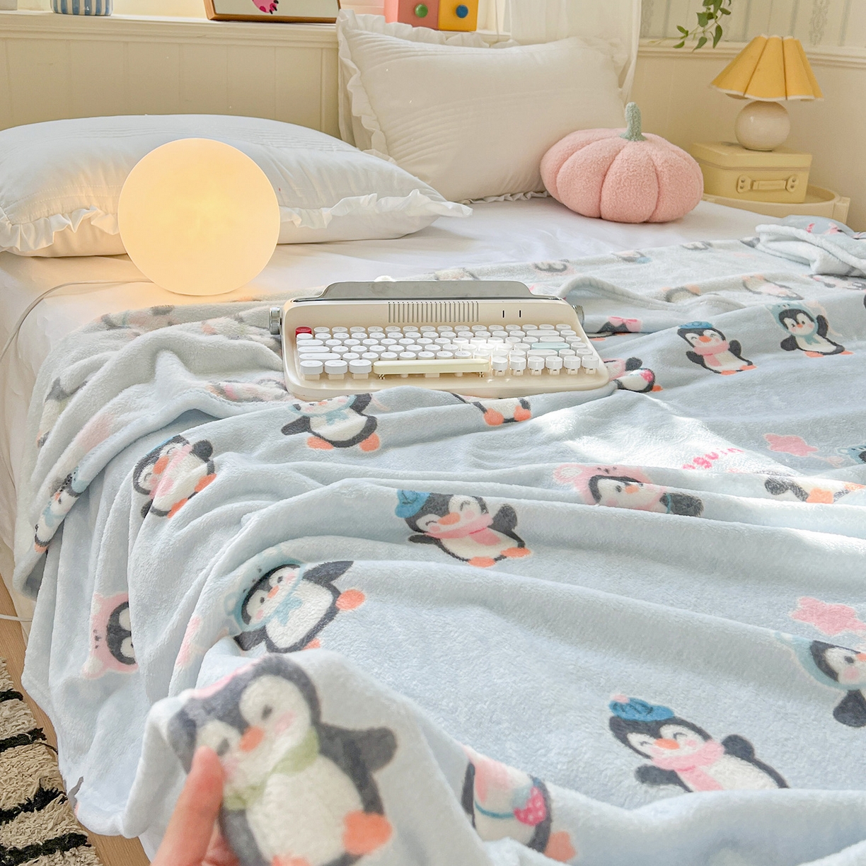 91家纺网 家纺一手货源 找家纺 （总）初念 2025新款四季款双面牛奶绒多功能毛毯