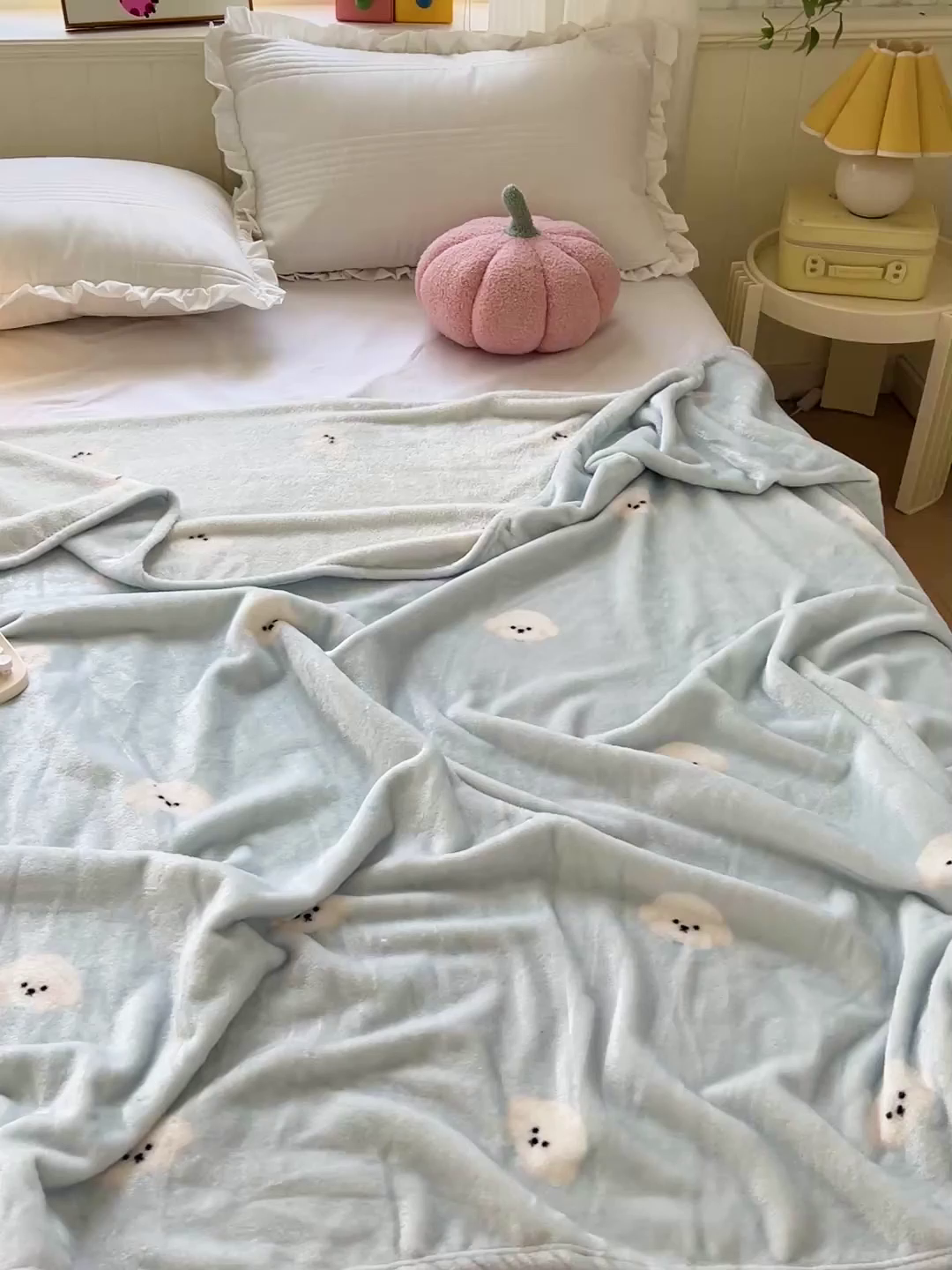 91家纺网 家纺一手货源 找家纺 初念 2025新款四季款双面牛奶绒多功能毛毯 可爱狗头-蓝