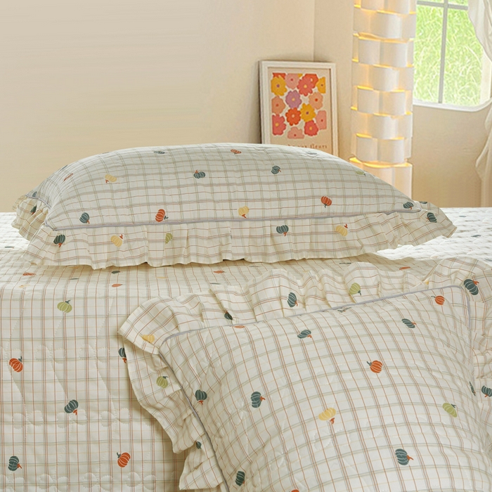 91家纺网 家纺一手货源 找家纺 益利多 2025新款130*70全棉斜纹夹棉绗缝小花边床盖纯棉加厚床盖三件套 橘络