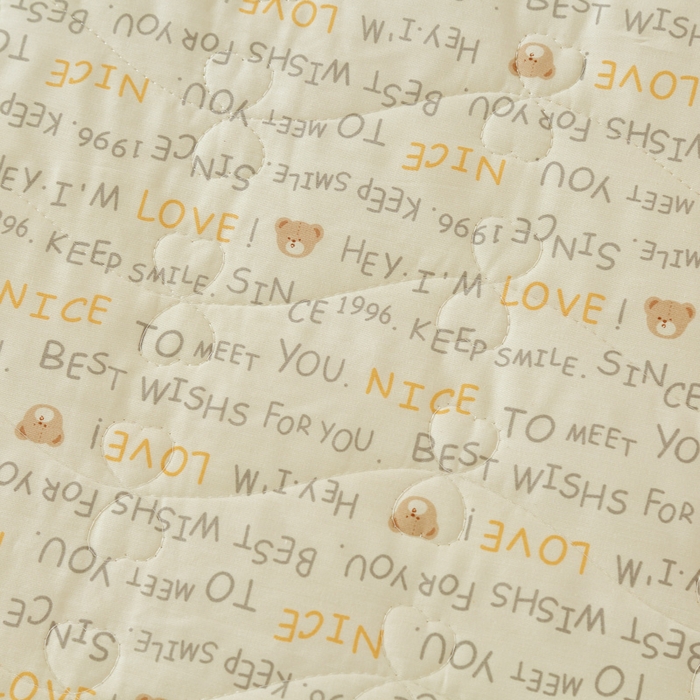 91家纺网 家纺一手货源 找家纺 益利多 2025新款130*70全棉斜纹夹棉绗缝小花边床盖纯棉加厚床盖三件套 萌萌熊