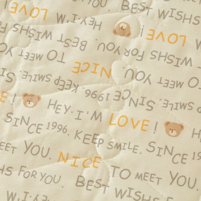 91家纺网 家纺一手货源 找家纺 益利多 2025新款130*70全棉斜纹夹棉绗缝小花边床盖纯棉加厚床盖三件套 萌萌熊