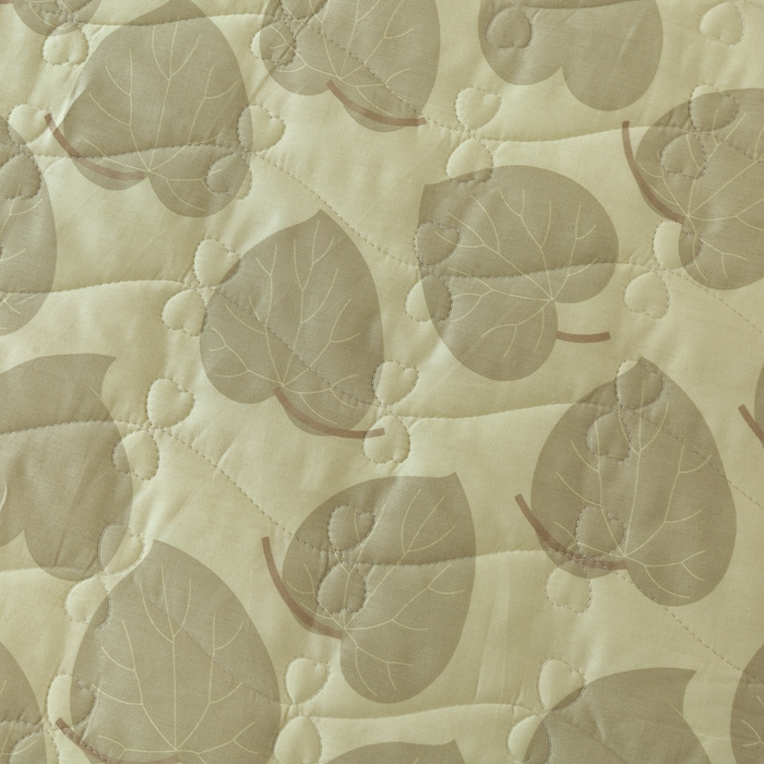 91家纺网 家纺一手货源 找家纺 益利多 2025新款130*70全棉斜纹夹棉绗缝小花边床盖纯棉加厚床盖三件套 青枝绿叶