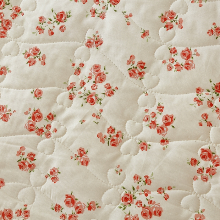 91家纺网 家纺一手货源 找家纺 益利多 2025新款130*70全棉斜纹夹棉绗缝小花边床盖纯棉加厚床盖三件套 初野