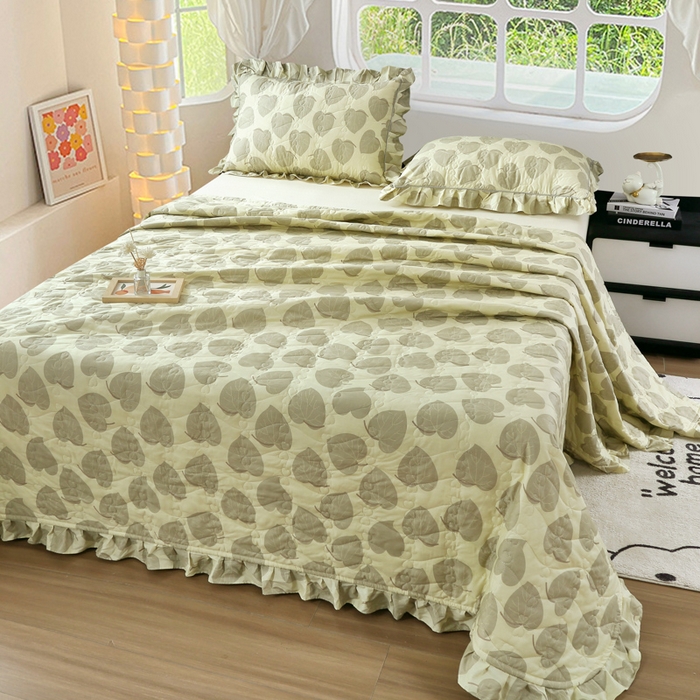 91家纺网 家纺一手货源 找家纺 益利多 2025新款130*70全棉斜纹夹棉绗缝小花边床盖纯棉加厚床盖三件套 青枝绿叶