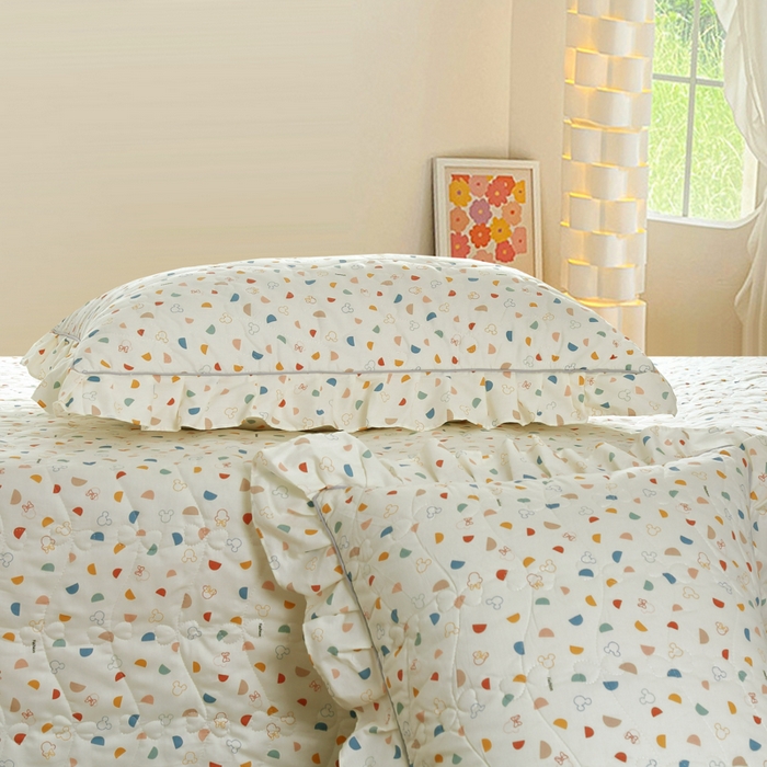 91家纺网 家纺一手货源 找家纺 益利多 2025新款130*70全棉斜纹夹棉绗缝小花边床盖纯棉加厚床盖三件套 欢乐派