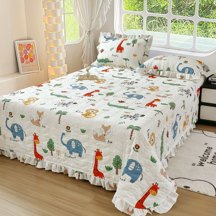 91家纺网 家纺一手货源 找家纺 益利多 2025新款130*70全棉斜纹夹棉绗缝小花边床盖纯棉加厚床盖三件套 动物乐园