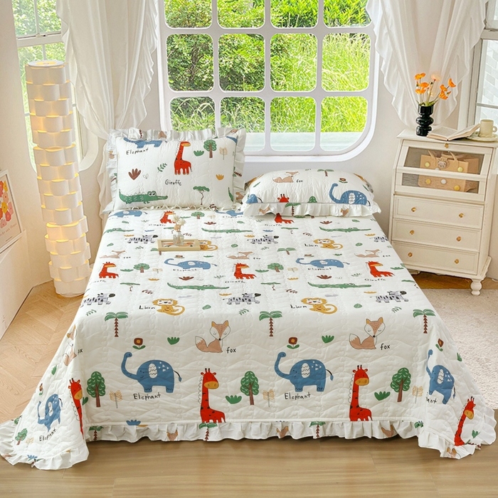 91家纺网 家纺一手货源 找家纺 益利多 2025新款130*70全棉斜纹夹棉绗缝小花边床盖纯棉加厚床盖三件套 动物乐园