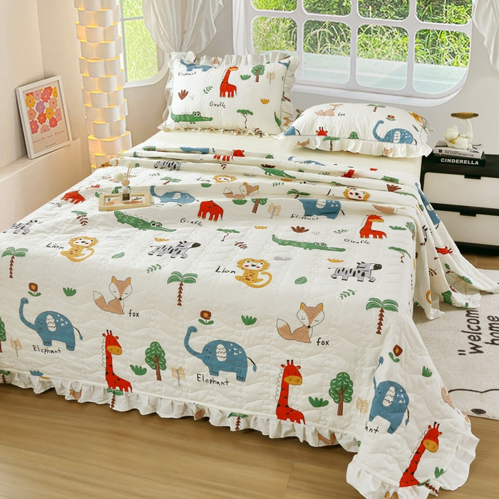 91家纺网 家纺一手货源 找家纺 益利多 2025新款130*70全棉斜纹夹棉绗缝小花边床盖纯棉加厚床盖三件套 动物乐园