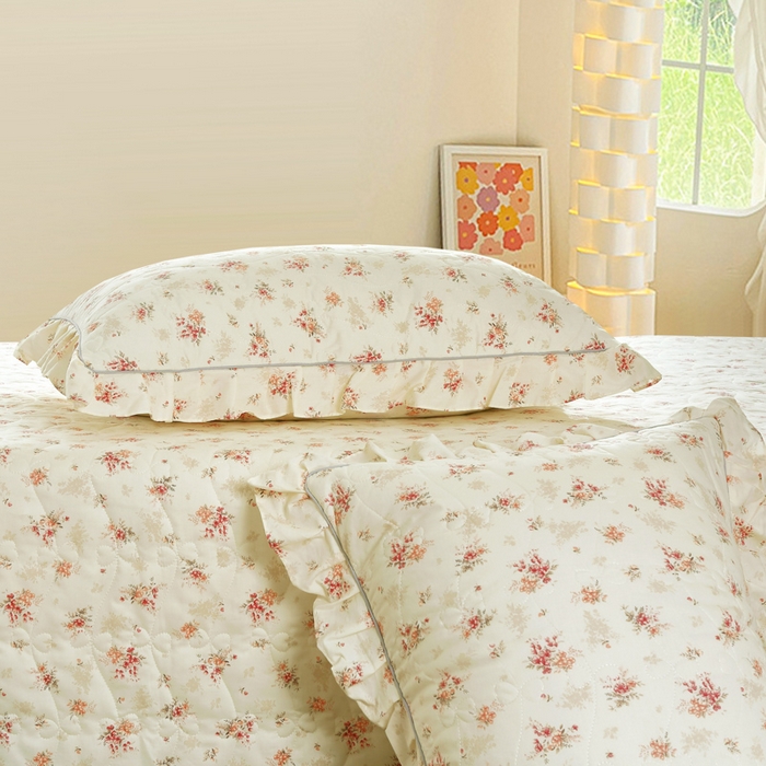 91家纺网 家纺一手货源 找家纺 益利多 2025新款130*70全棉斜纹夹棉绗缝小花边床盖纯棉加厚床盖三件套 繁花似锦