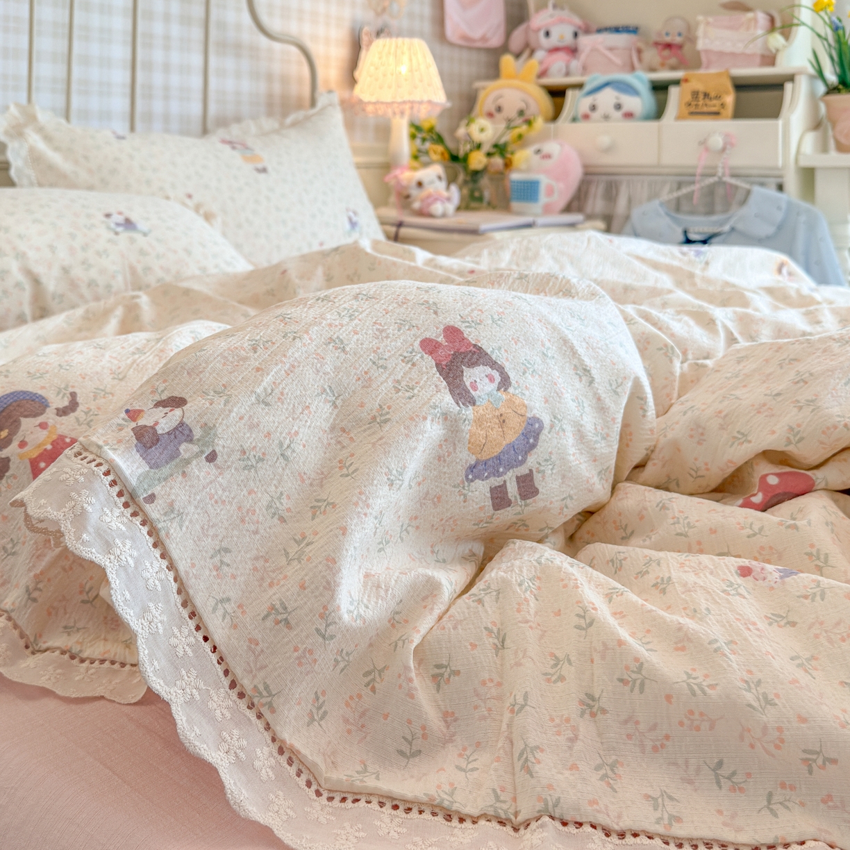 91家纺网 家纺一手货源 找家纺 初念 2025新款1云感双层纱四件套-梦华 梦华-花丛女孩