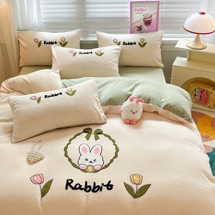 91家纺网 家纺一手货源 找家纺 （总）丽涵家纺 2025秋冬新款全工艺牛奶绒大版毛巾绣四件套