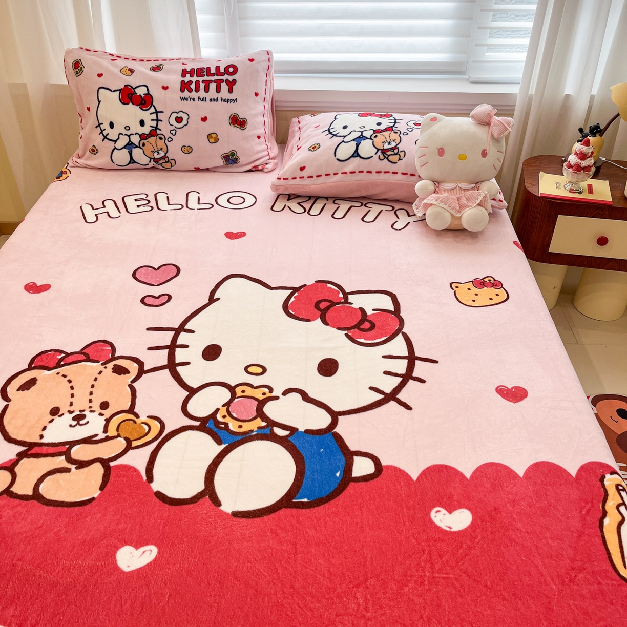 91家纺网 家纺一手货源 找家纺 （总）金爱家 2025新款大版三丽鸥高克重牛奶绒保暖床笠