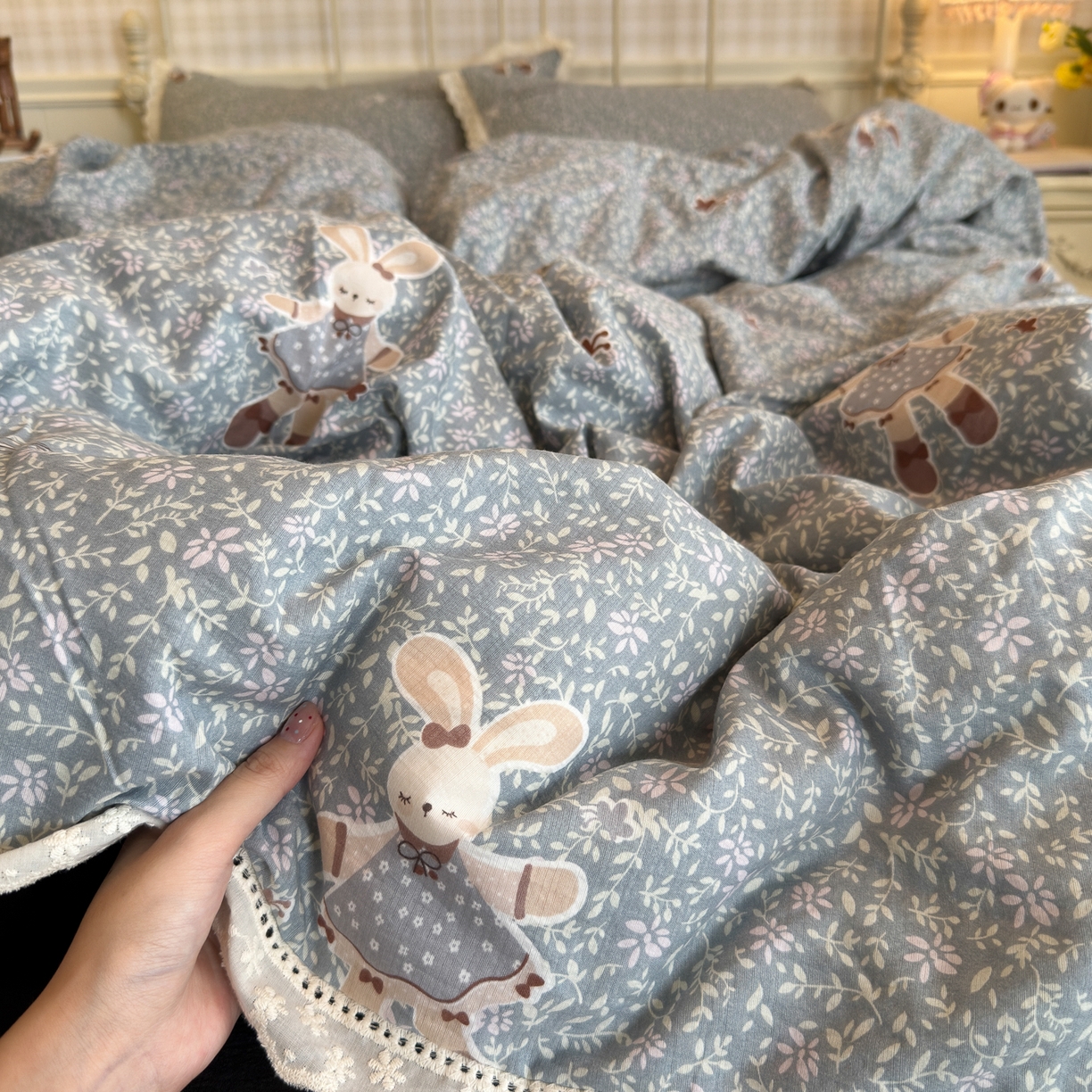 91家纺网 家纺一手货源 找家纺 初念 2025新款1云感双层纱四件套-梦华 梦华-花丛萌兔