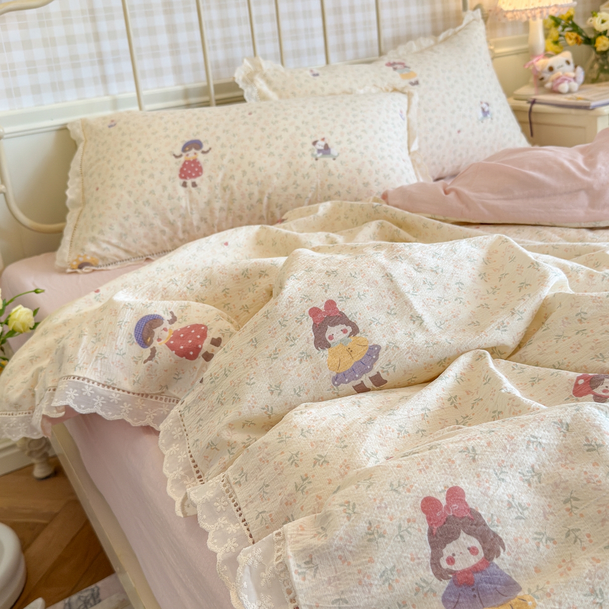 91家纺网 家纺一手货源 找家纺 初念 2025新款1云感双层纱四件套-梦华 梦华-花丛女孩